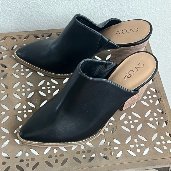 ABOUND Maya Block Heel Mules Women's Pointed Black FAUX-LEATHER Size 5 M - Picture 2 of 6